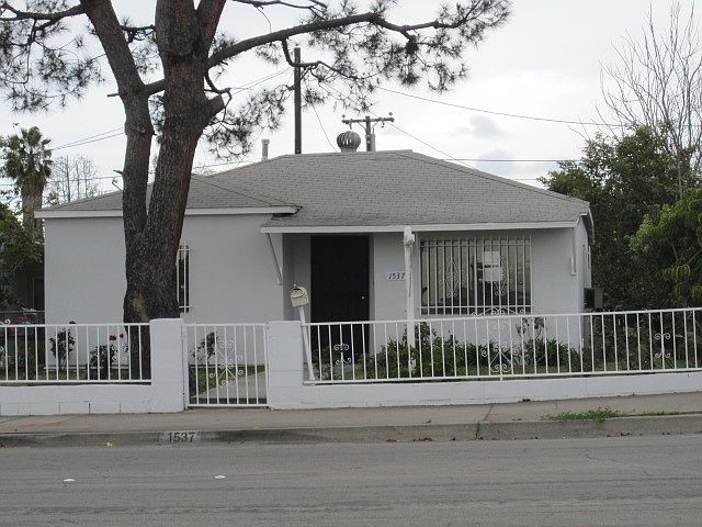 1st image of 1537 S California Ave