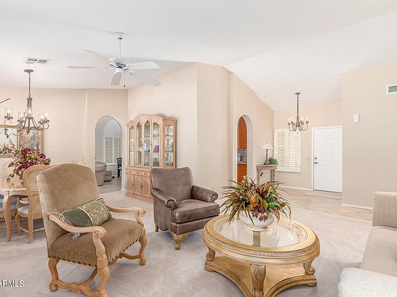 3rd image of 10918 E BELLFLOWER Drive