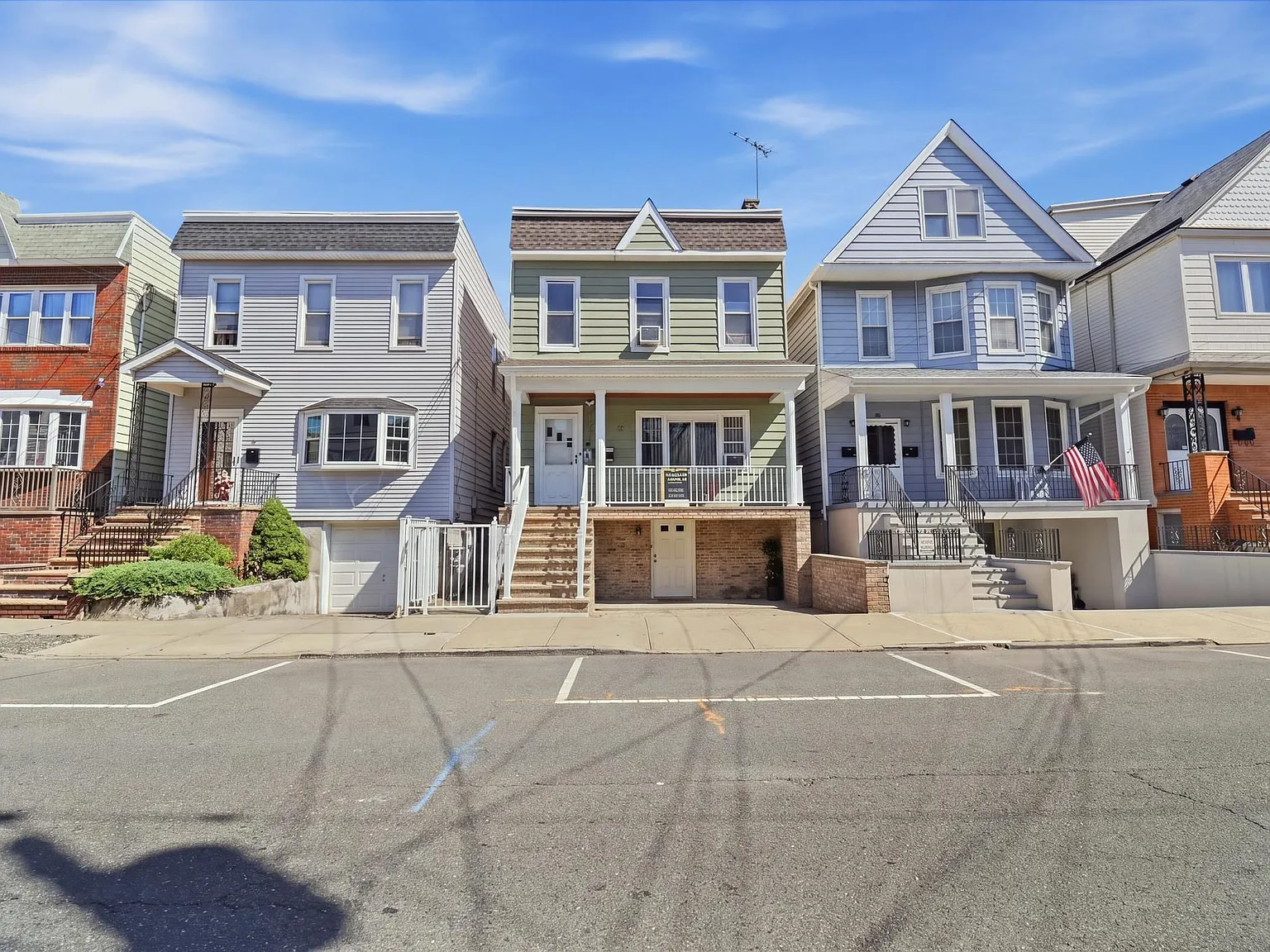 2 bed, 1.0 bath, 700 sqft, $2,500 — Photo 3