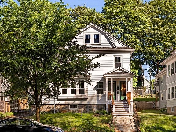 4th image of 16 Arborough Rd #1