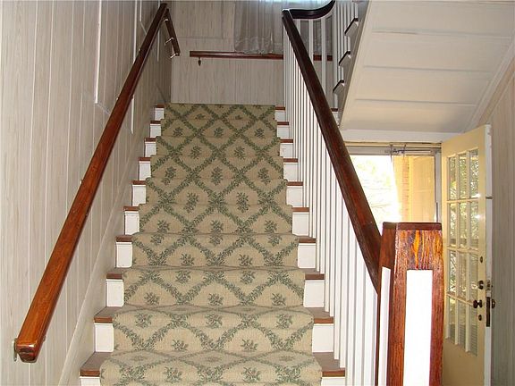 4th image of 207 Summit St