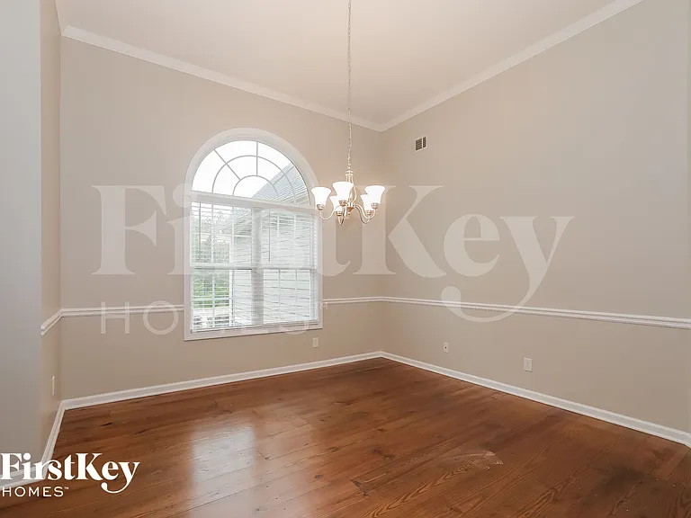 2570 Serenity St — Photo 3