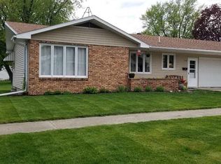 508 10th St, Sheldon, IA 51201
