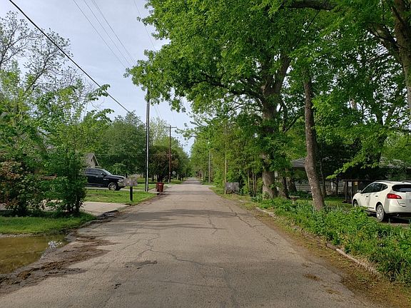 4th image of 915 Pine St