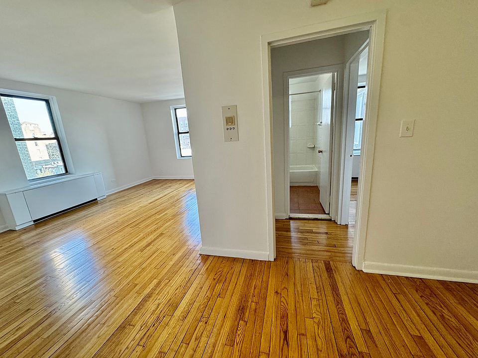 1st image of 2335 Broadway APT 4A