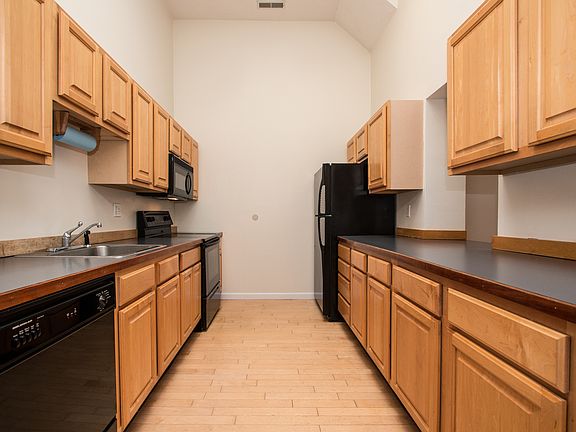 3rd image of 15 Story St Unit 3