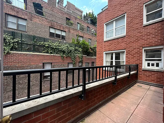 Rented by AZ REALTY NYC LLC | media 22