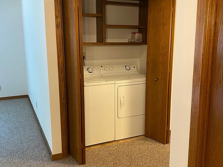 4813 Russell St — Photo 7