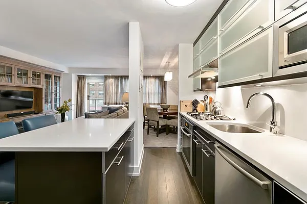 Sold by LG Fairmont Group | media 18