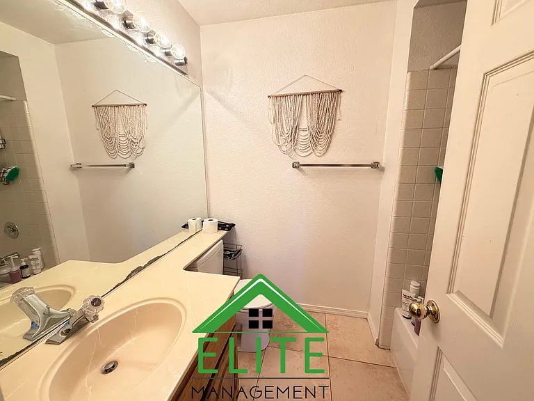 9028 Paso Robles Way — Photo 10
