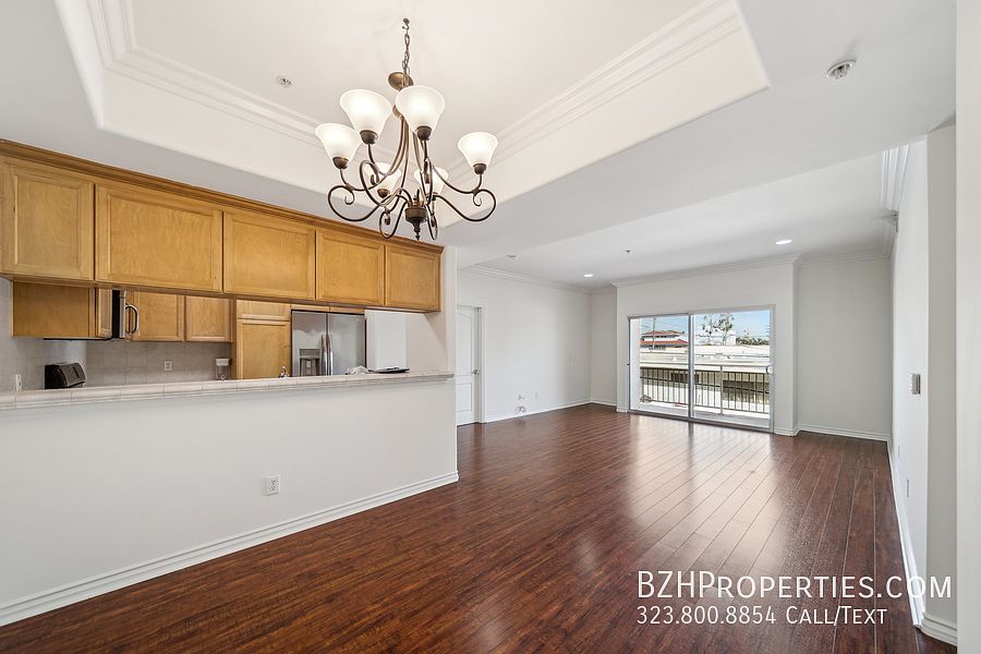 1st image of 3328 S Oakhurst Ave #205