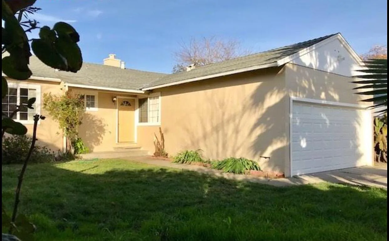 47 Bryan Ave photo 1