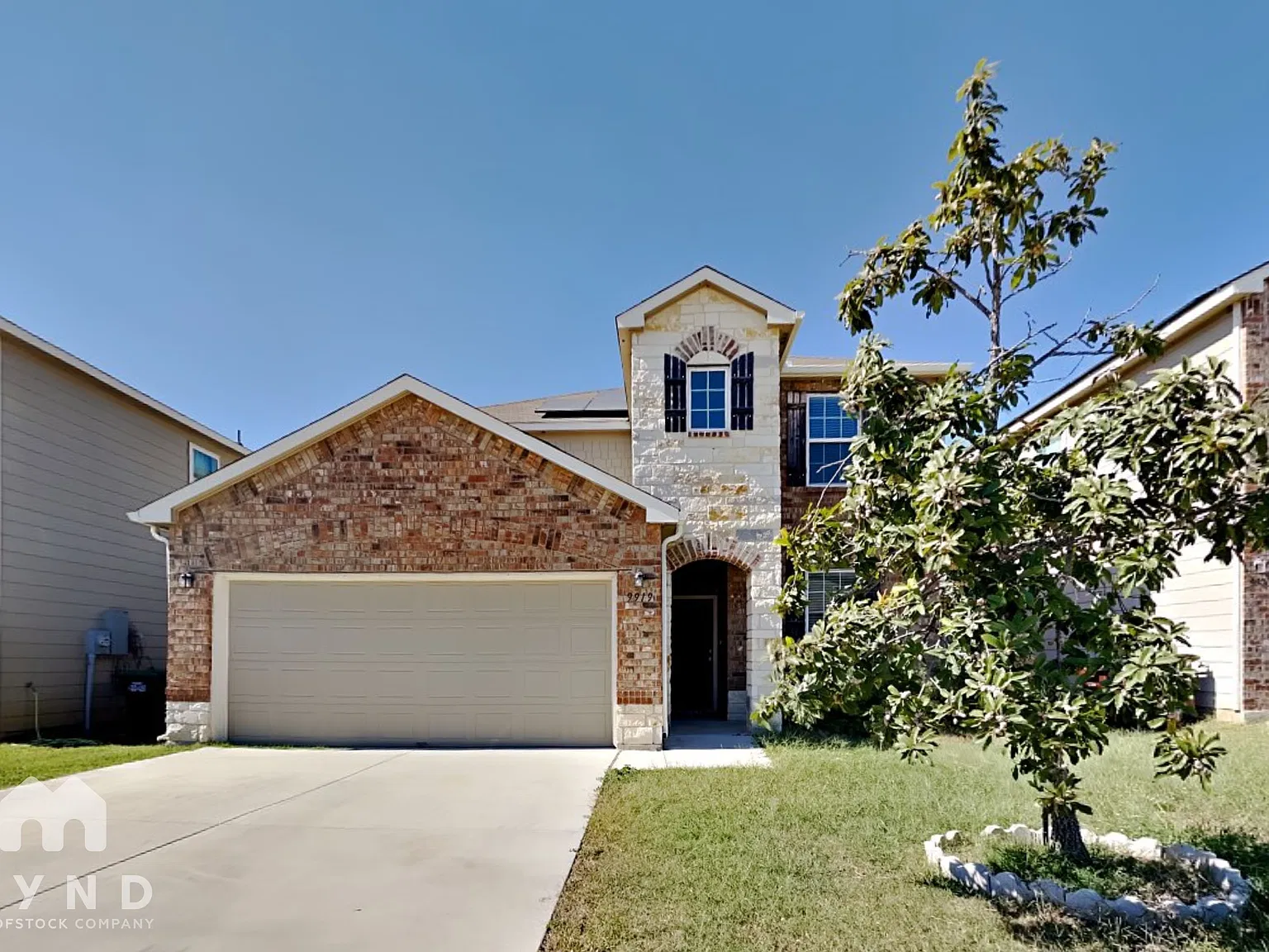 4 bed, 3.0 bath, 2604 sqft, $2,299 — Photo 1