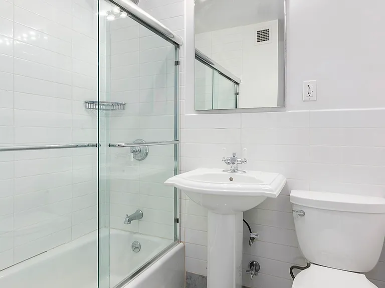 150 W 47th St #4B — Photo 5