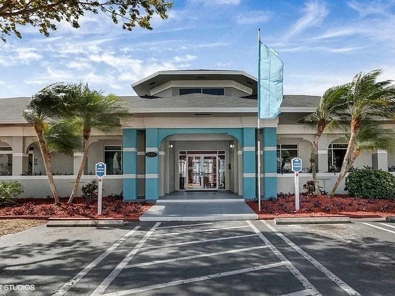 Villa Biscayne Apartments — Photo 6