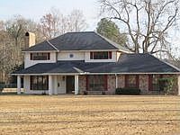 1st image of 8014 Robin Dr