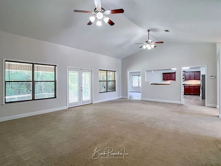 2080 Stennis Dr — Photo 7