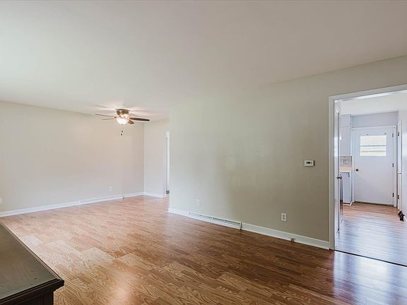 3rd image of 115 E 7th St
