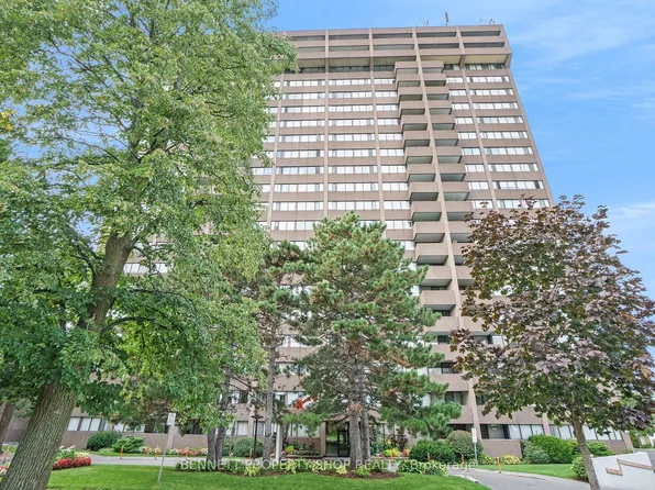 1285 Cahill Dr #2003, Ottawa, ON K1V 9A7