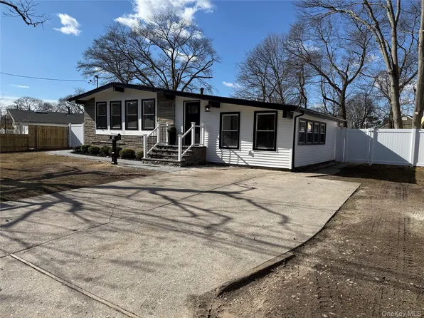 78 Samuel Street, Ronkonkoma, NY 11779