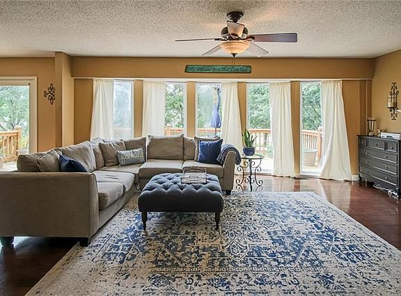 5th image of 2019 NE Eastwood Ct