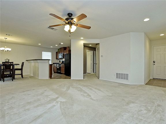 5th image of 170 Cushman Dr