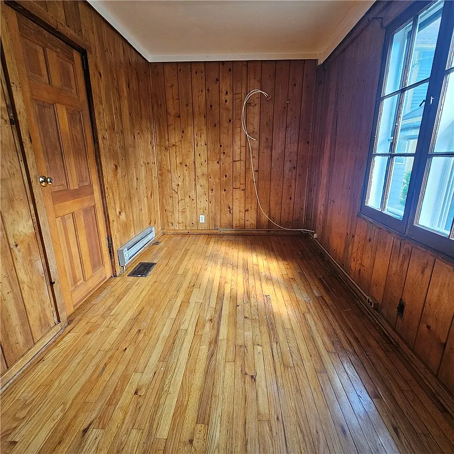 2 bed, 1.0 bath, 1966 sqft, $1,450 — Photo 2