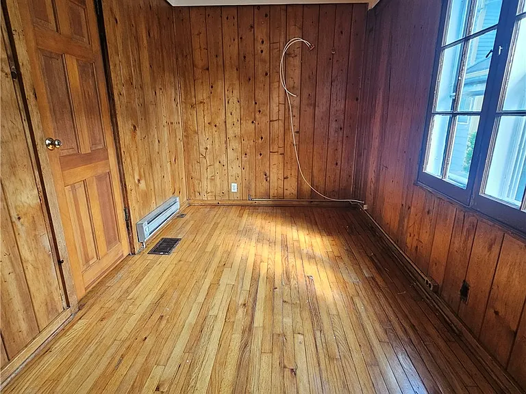 9 Rowley St #3 — Photo 2