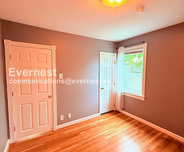 1557 Leroy St — Photo 21