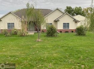 2233 Westhills Dr, Fairfield, IA 52556