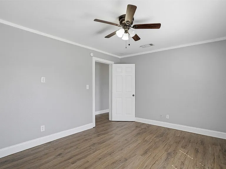 308 W Lamm St — Photo 12