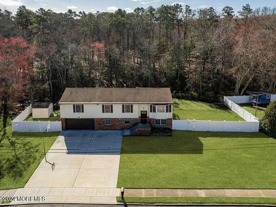 222 Mill Creek Dr