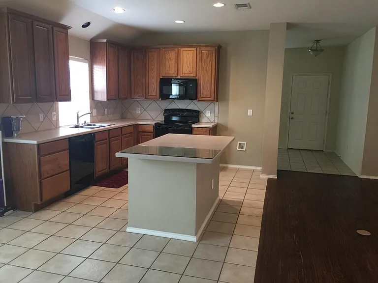 13645 Valley Mills Dr — Photo 2