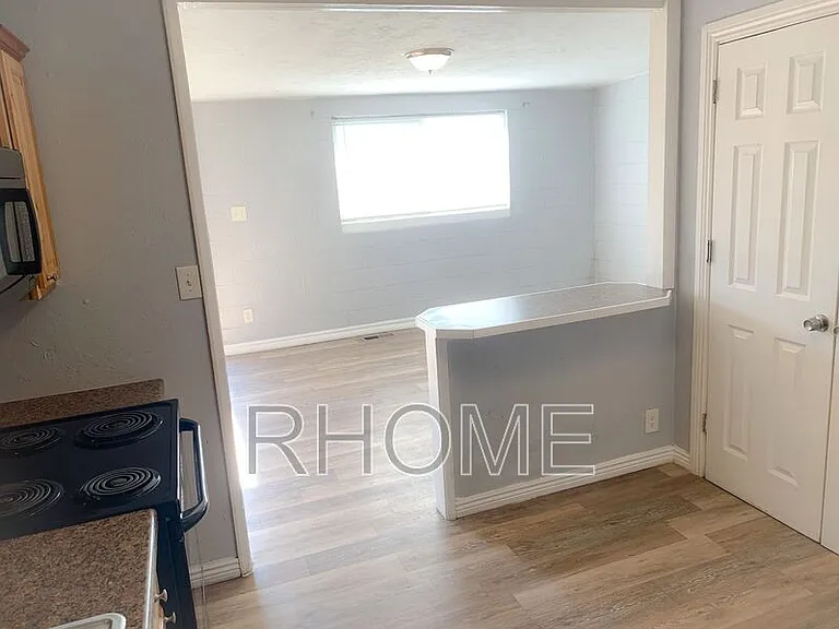 2725 S Edison St #1 — Photo 7