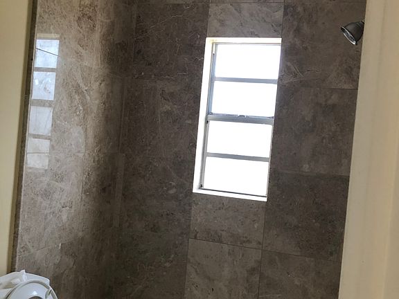 3rd image of 9062 Dixiana Villa Cir