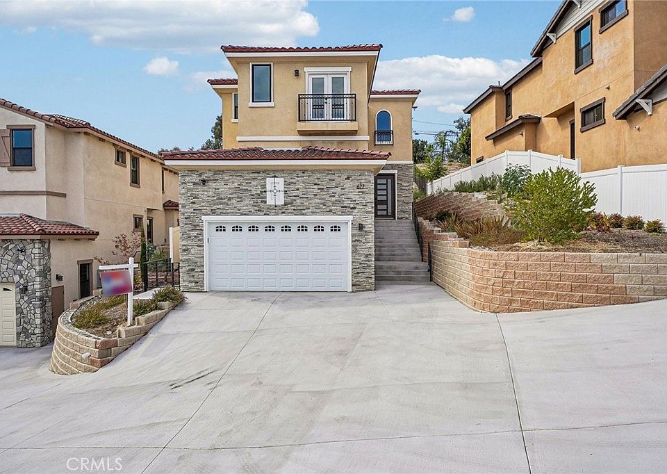 1st image of 677 Castlehill Dr