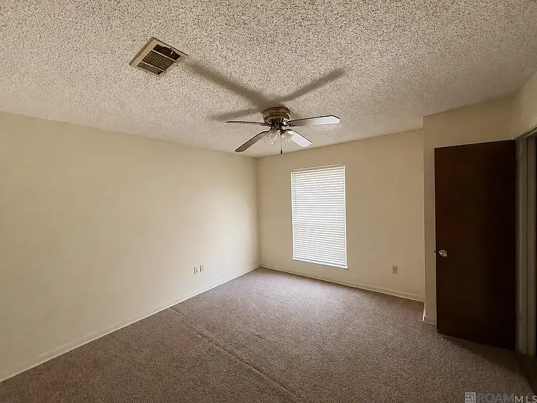 1737 Southpointe Dr #1 — Photo 5