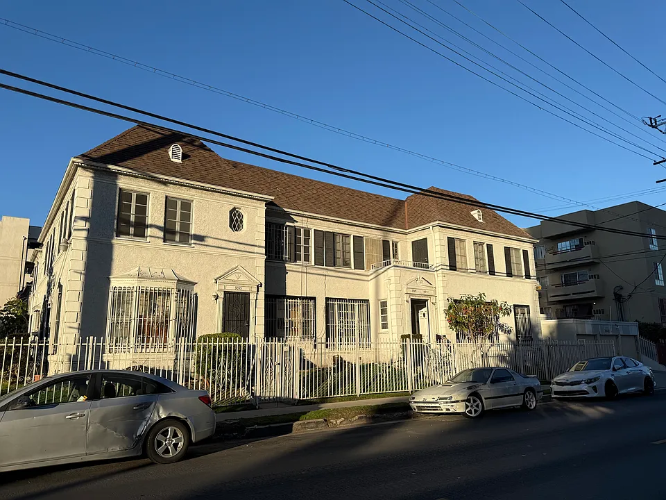 860 S Kenmore Ave #3055