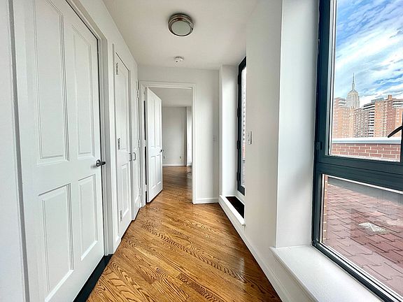5th image of 401 W 22nd St Ph C