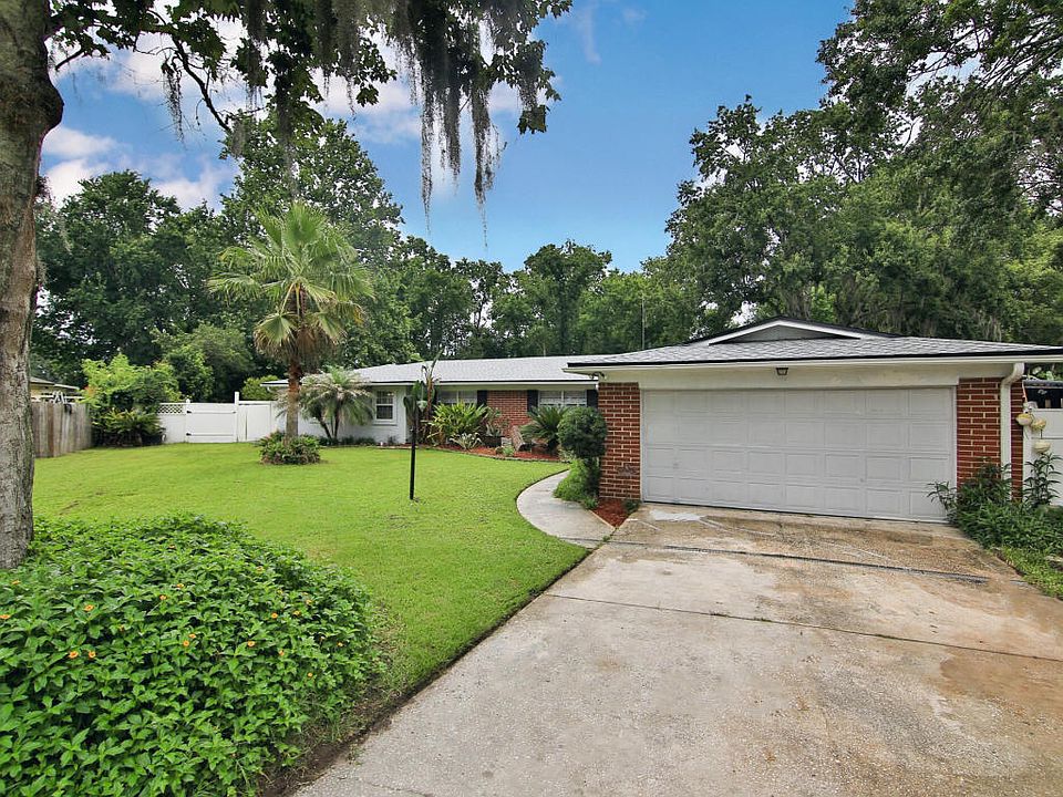 1st image of 943 Grove Park Dr E