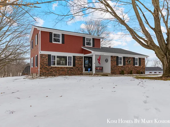 3016 McCabe Ave NE, Ada, MI 49301