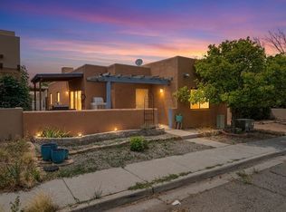 3913 Los Milagros, Santa Fe, NM 87507
