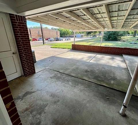 5th image of 622 Texas St #622