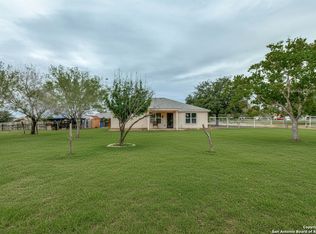 745 Cimarron Square, Poteet, TX 78065