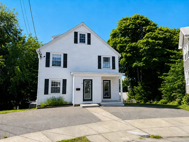 37 Hillcrest Cir #1 — Photo 12