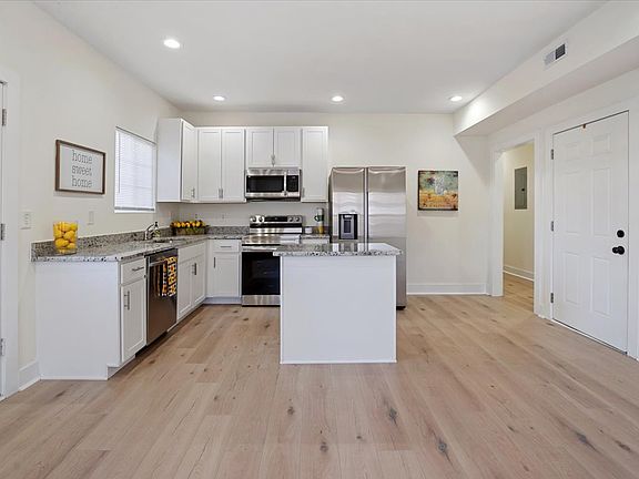 2nd image of 3527 N College Ave Unit 2