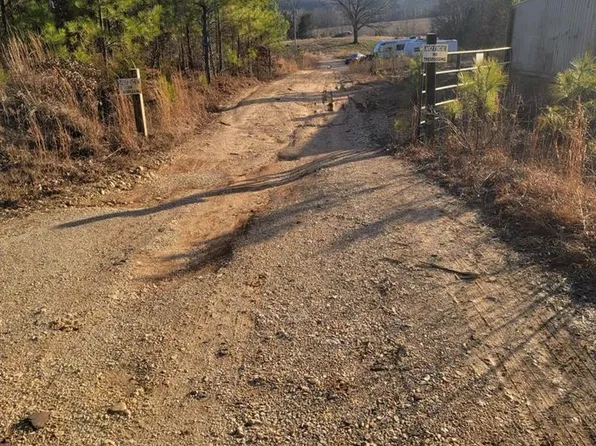 1635 Voss Ln, Huntingdon, TN 38344