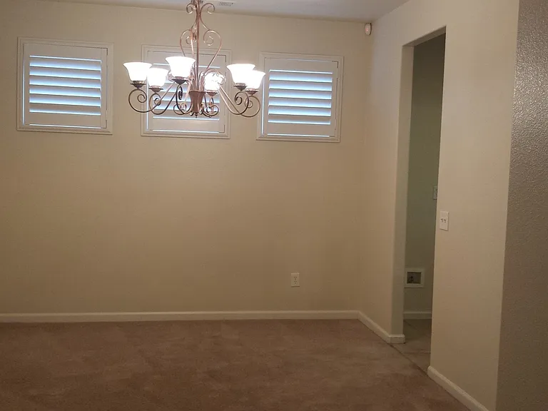 719 Rock Creek Ln — Photo 5
