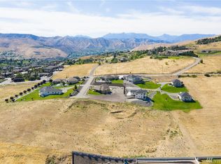 878 Autumn Crest Dr, Wenatchee, WA 98801
