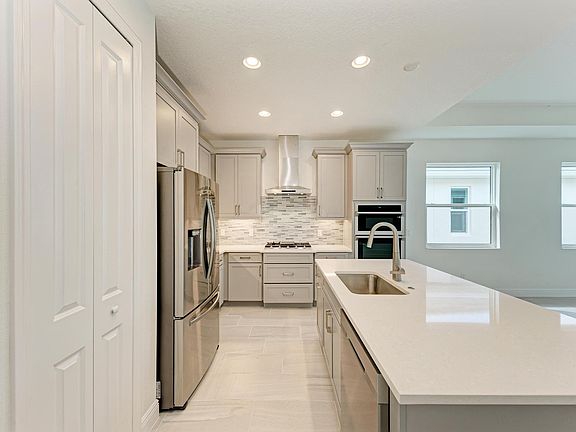 5th image of 153 Okeeffe Cir